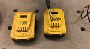 Charge the DeWalt Battery with another Battery